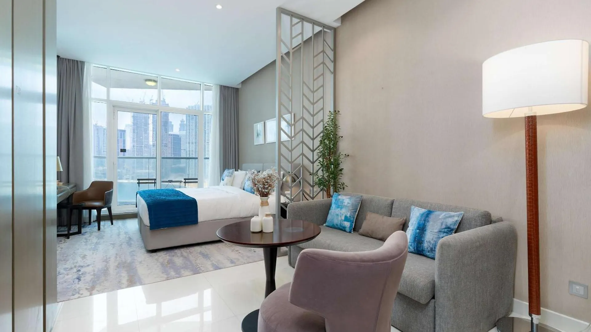 Luxury Canal-View Studio location