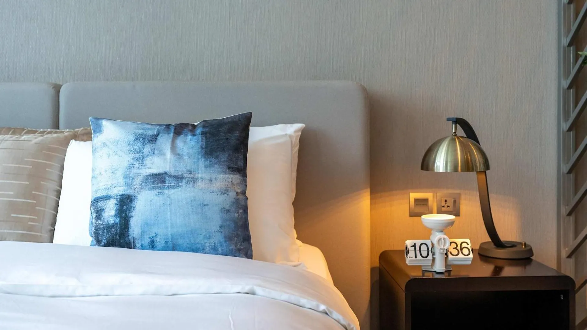 Luxury Canal-View Studio Dubai Appartamento