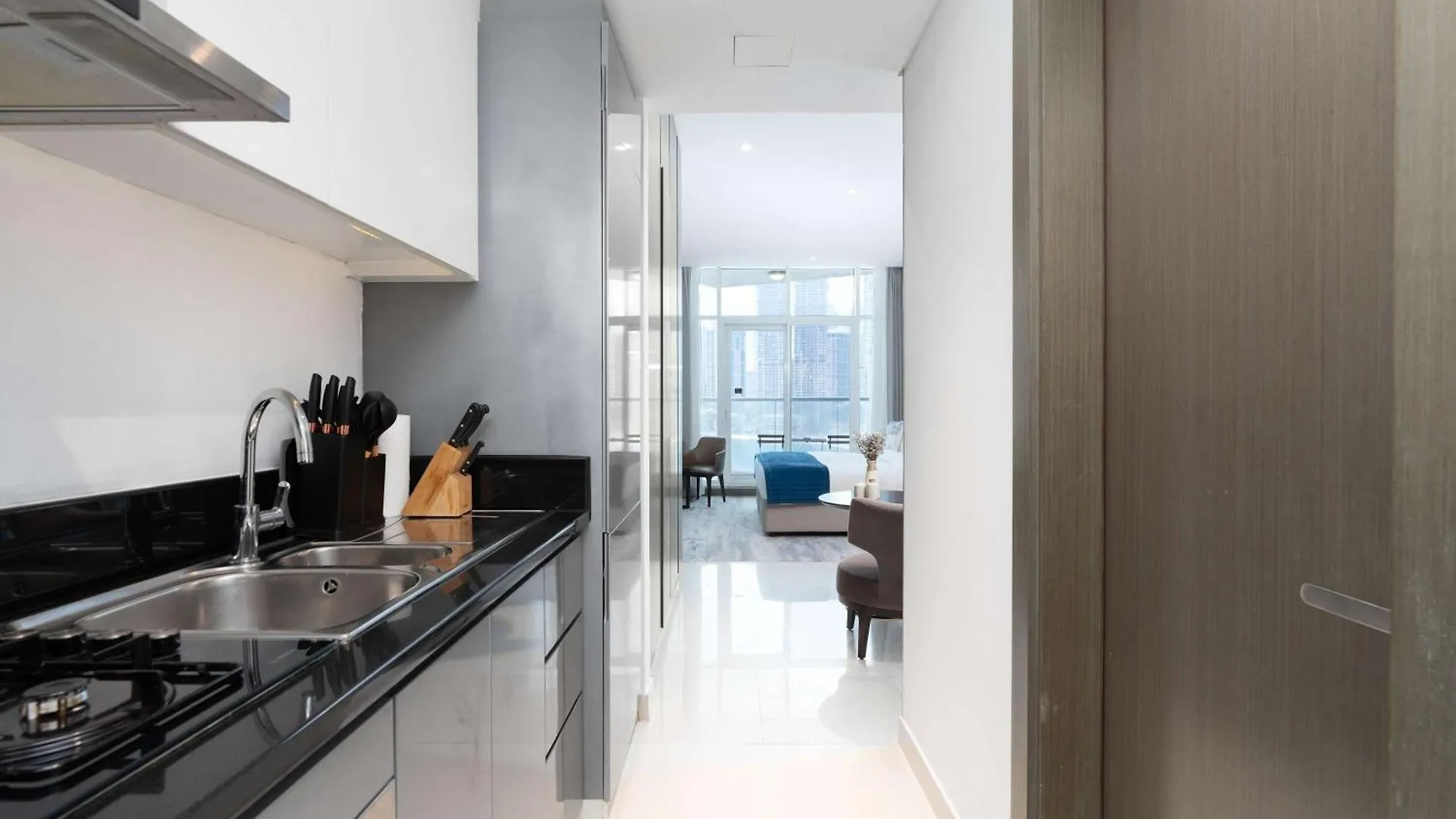 Luxury Canal-View Studio Dubai Appartamento